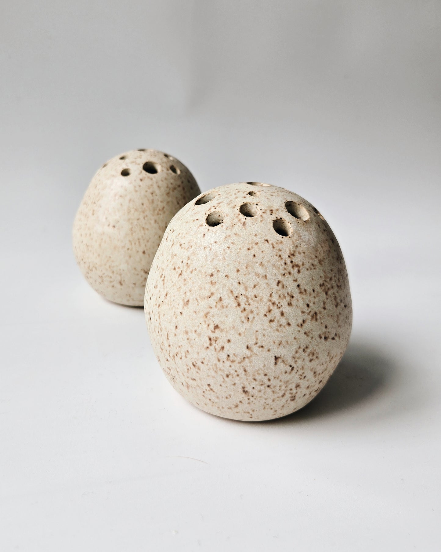Egg Frog Vase