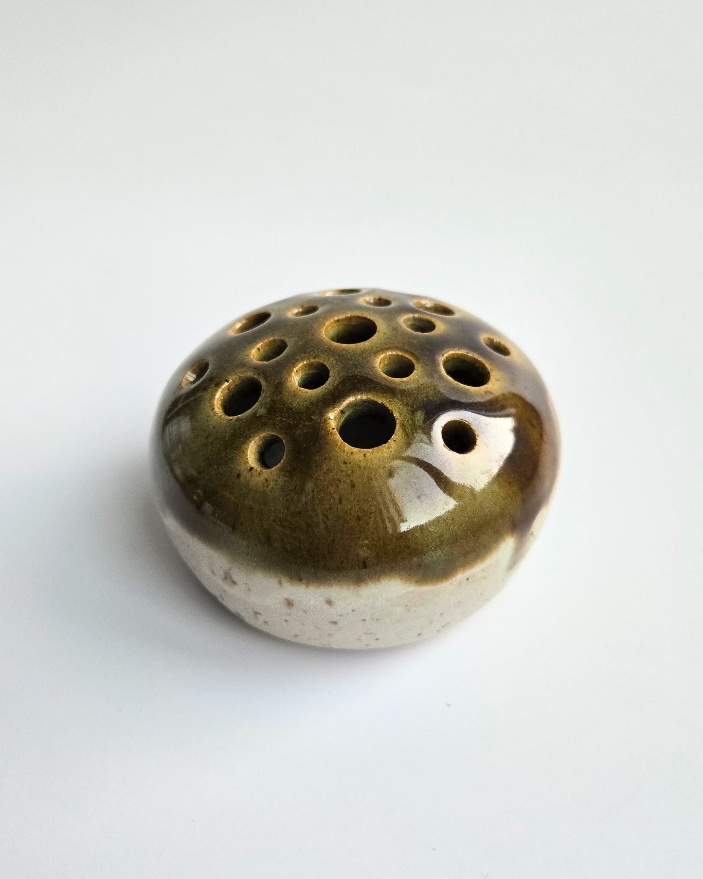 Pebble Frog Vase - Moss