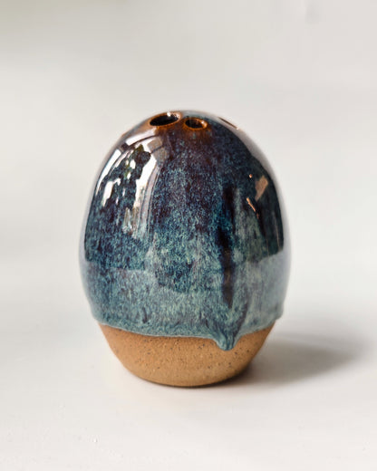 Egg Frog Vase